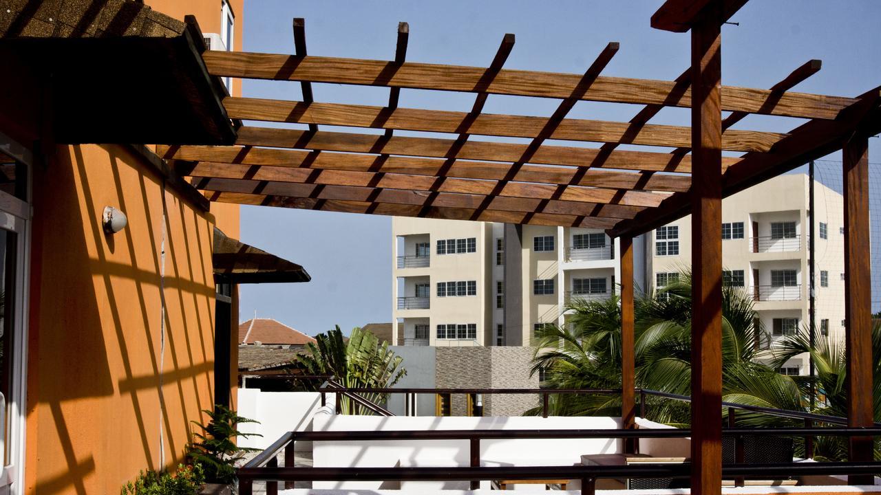 M Suites Hotel Acra Exterior foto