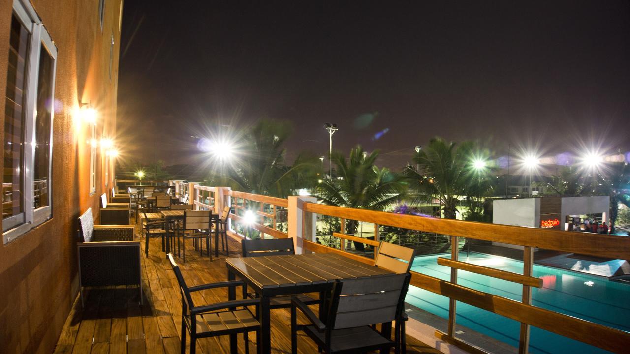 M Suites Hotel Acra Exterior foto