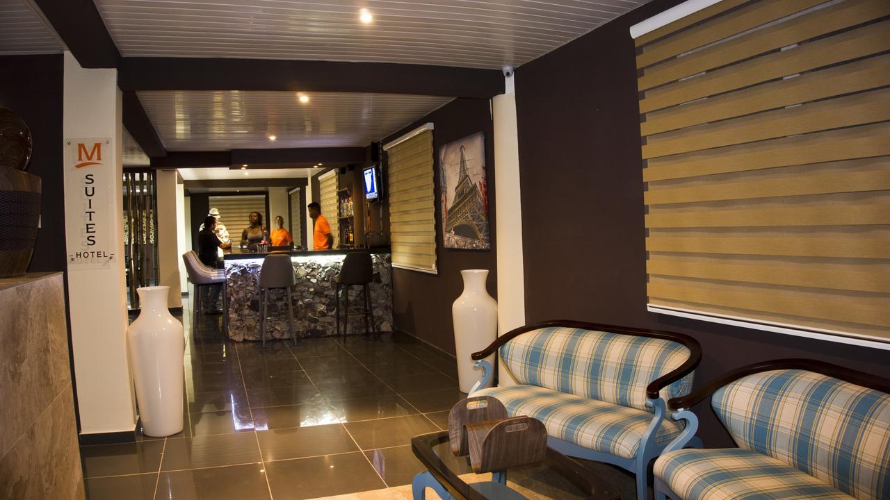 M Suites Hotel Acra Exterior foto