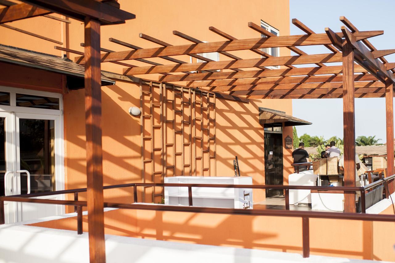 M Suites Hotel Acra Exterior foto